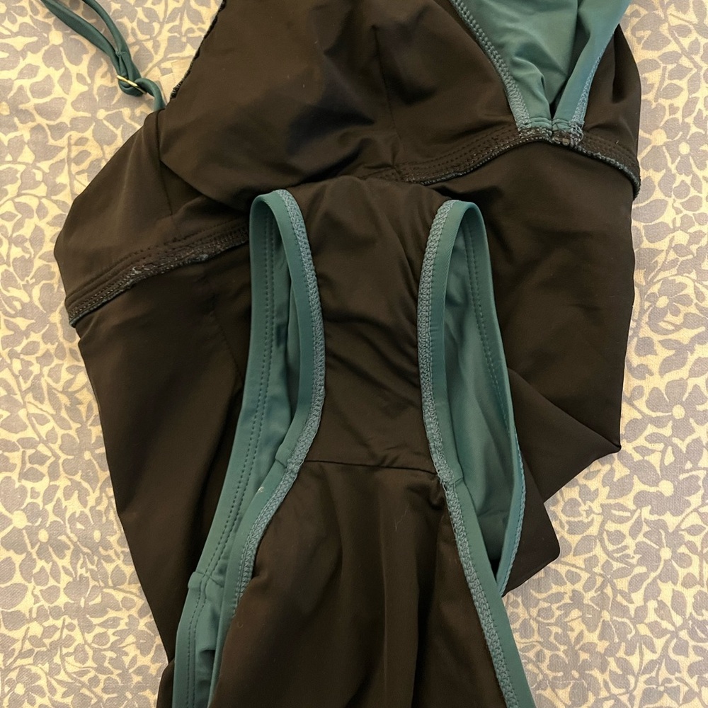 Green Ruffle One Piece Swimsuit - Picture 4 of 4